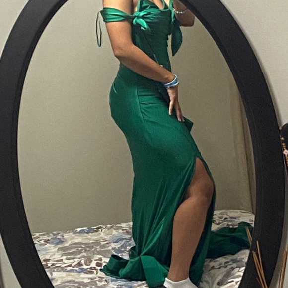 Emerald Green Dress - Picture 3 of 7